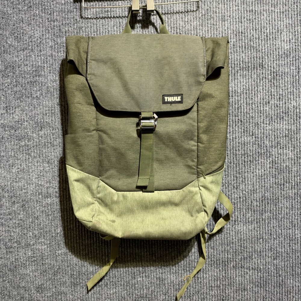Thule Backpack Unisex OS Green Gorpcore Laptop Bag Flap Closure Travel Hiking